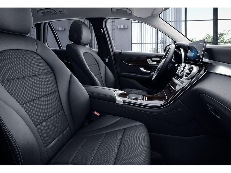 Gebraucht Mercedes GLC300e Night 194 PS (142 kW) 2021 Blau cavansitblau (metallic) SUV