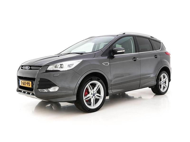 Gebraucht Ford Kuga Titanium 184 PS (135 kW) 2015 Grau SUV