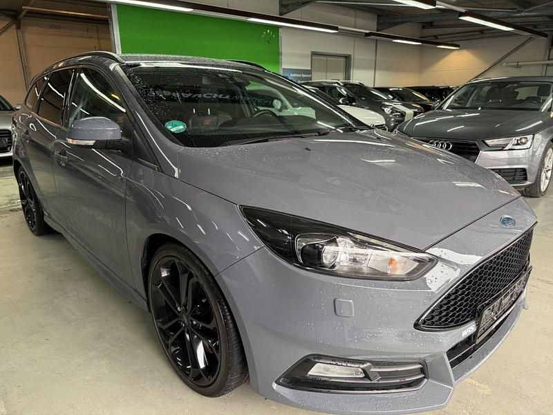 Gebraucht Ford Focus ST 250 PS (183 kW) 2018 Grau Kombi