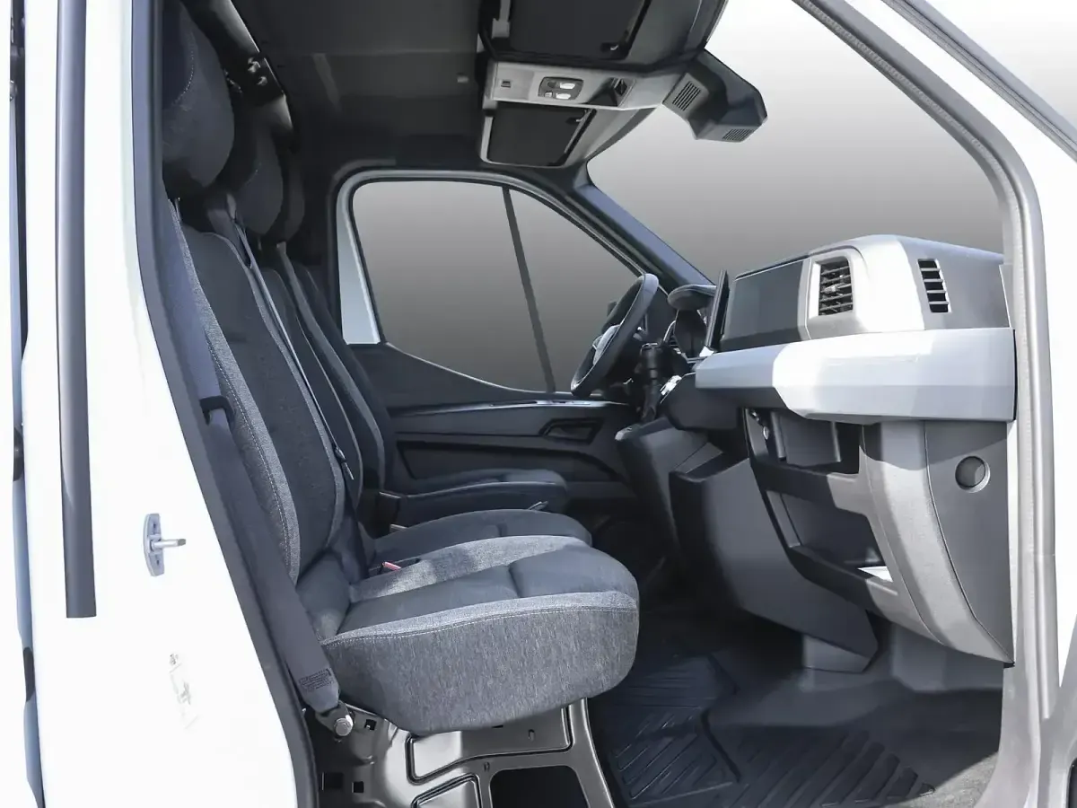 Gebraucht Renault Master 131 PS (96 kW) 2025 Weiß Van / Kleinbus