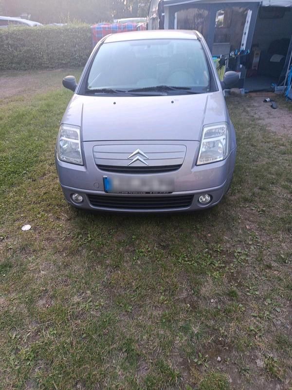 Silber Gebraucht 2005 Citroën C2 Kleinwagen | 1.999 € - Bild 1/4