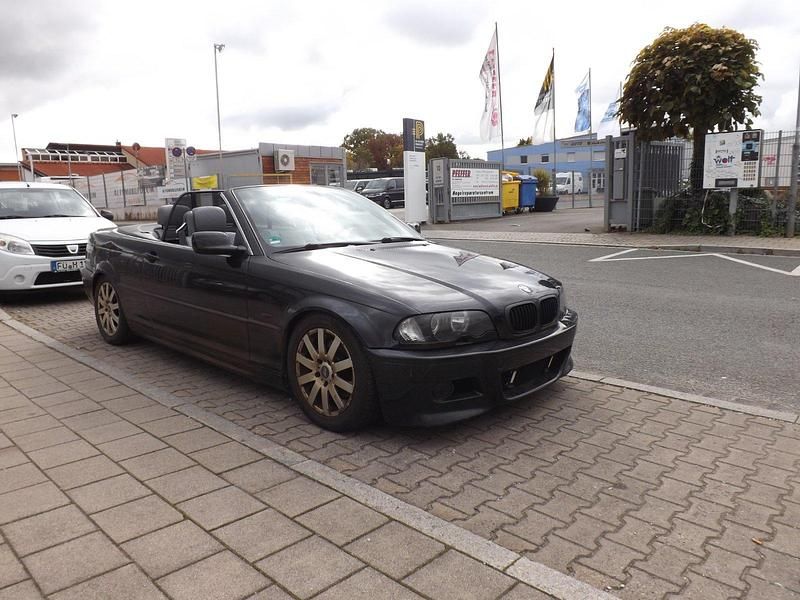 Gebraucht BMW 320 170 PS (125 kW) 2001 Schwarz Cabrio