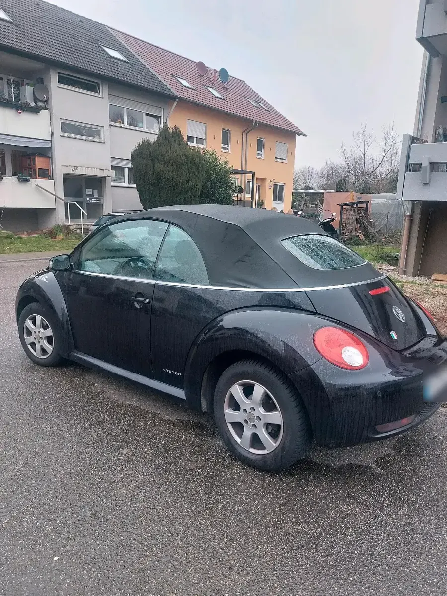 Gebraucht VW New Beetle 75 PS (55 kW) 2009 Schwarz Kleinwagen