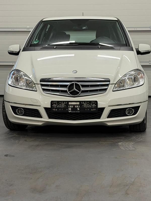 Gebraucht Mercedes 170 116 PS (85 kW) 2008 Silber Kleinwagen