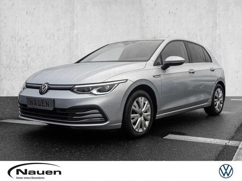 Silber Gebraucht 2022 VW Golf VIII Style Limousine | 17.850 € (Fairer Preis) - Bild 1/3