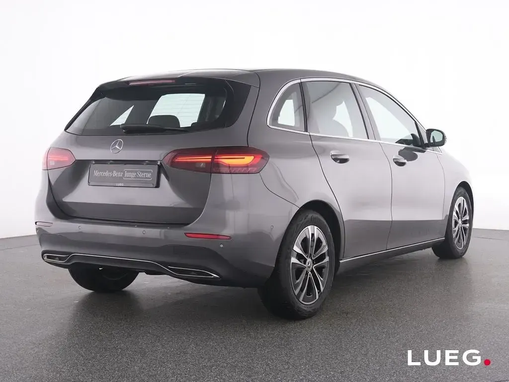 Gebraucht Mercedes B180 Progressive 116 PS (85 kW) 2025 Grau Kleinwagen