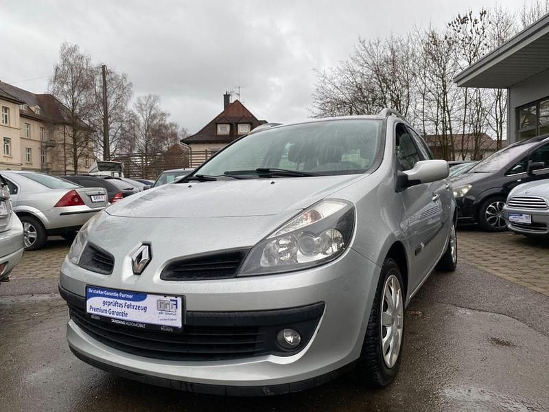 Gebraucht Renault Clio II Dynamique 101 PS (74 kW) 2008 Silber Limousine