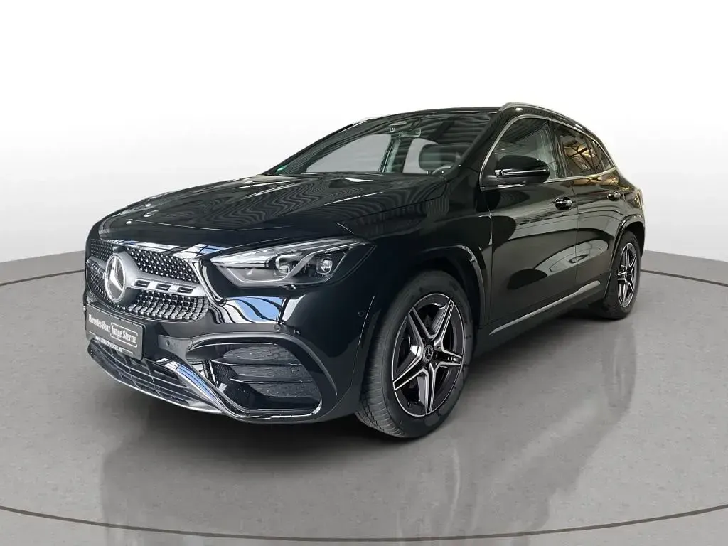 Gebraucht Mercedes GLA200 AMG line 163 PS (119 kW) 2025 Unilack nachtschwarz SUV
