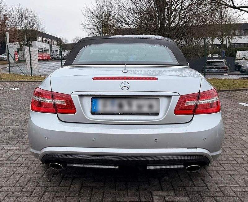 Gebraucht Mercedes E350 AMG 231 PS (169 kW) 2011 Silber Cabrio