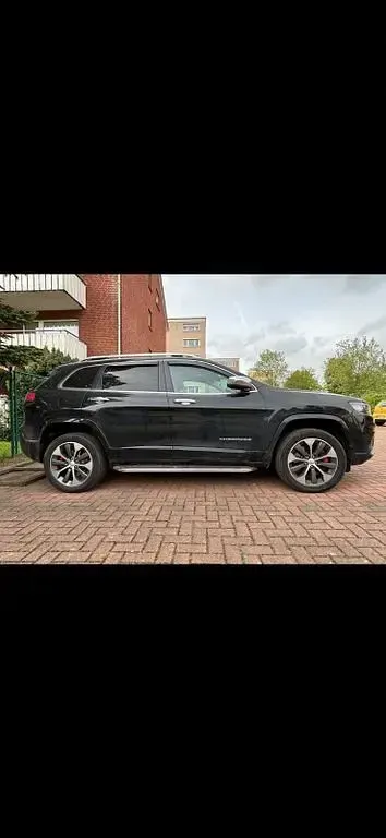 Gebraucht Jeep Cherokee Overland 195 PS (143 kW) 2019 Schwarz SUV