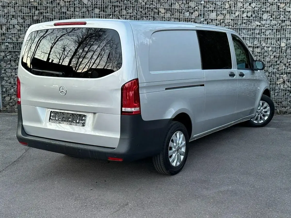 Gebraucht Mercedes Vito 163 PS (119 kW) 2018 Silber Van
