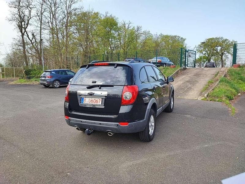 Schwarz Gebraucht 2011 Chevrolet Captiva LS SUV | 8.500 € (Teuer) - Bild 1/3