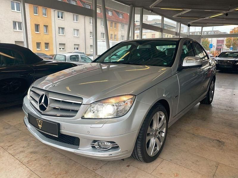 Silber Gebraucht 2007 Mercedes C200 Avantgarde Limousine | 9.999 € (Etwas zu teuer) - Bild 1/4