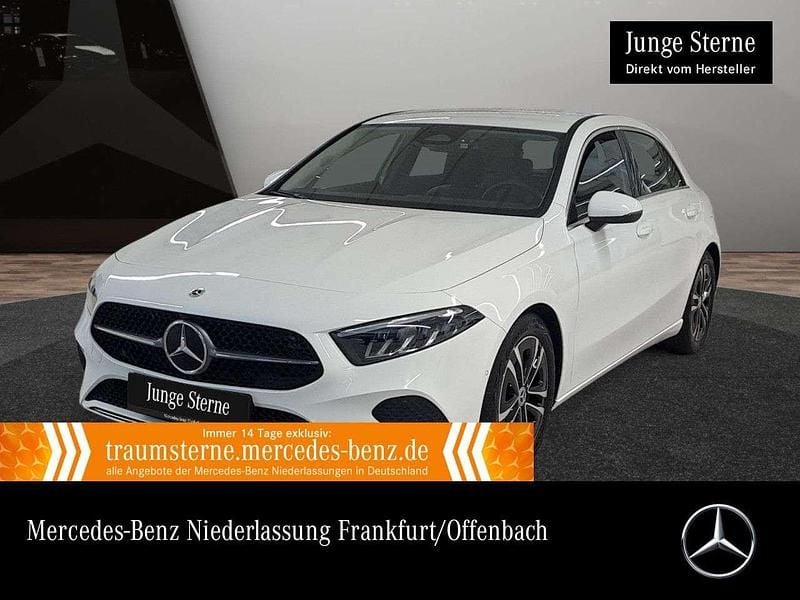 Weiß Gebraucht 2024 Mercedes A200 Advanced Limousine | 28.590 € (Fairer Preis) - Bild 1/3