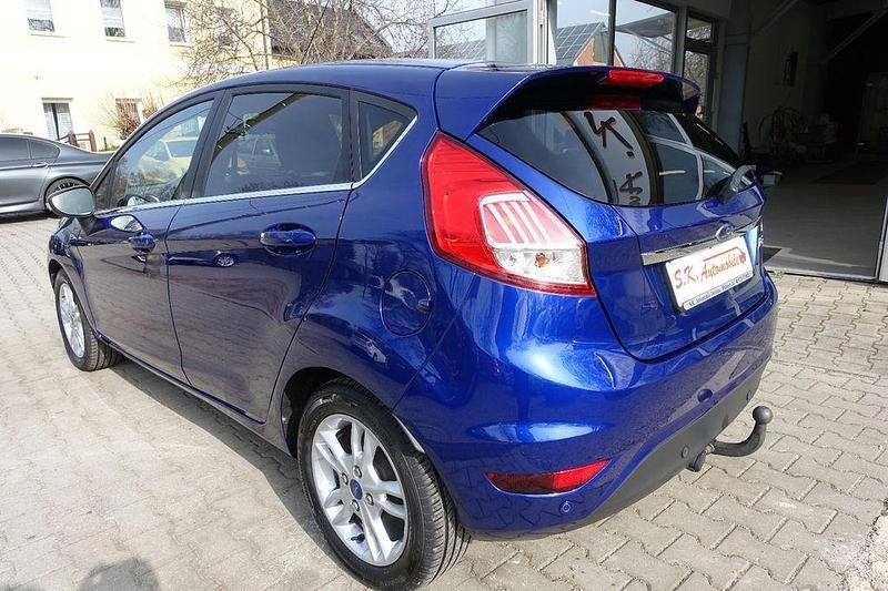 Gebraucht Ford Fiesta Titanium 95 PS (69 kW) 2016 Blau Limousine