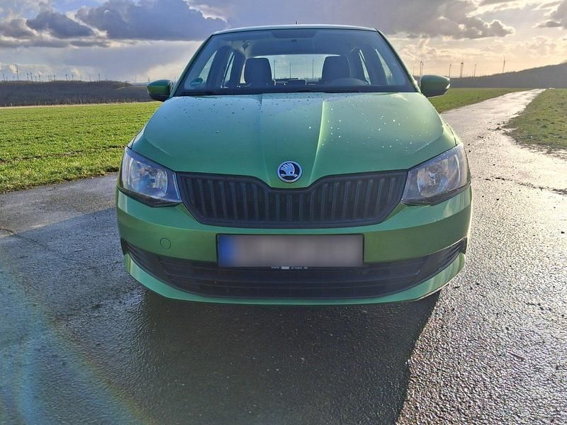 Gebraucht Skoda Fabia 60 PS (44 kW) 2016 Grün Kleinwagen