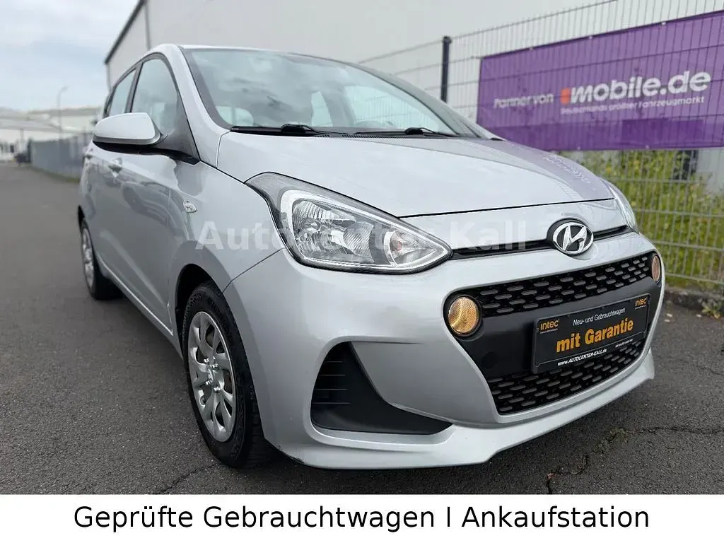 Gebraucht Hyundai i10 69 PS (50 kW) 2018 Silber Kleinwagen