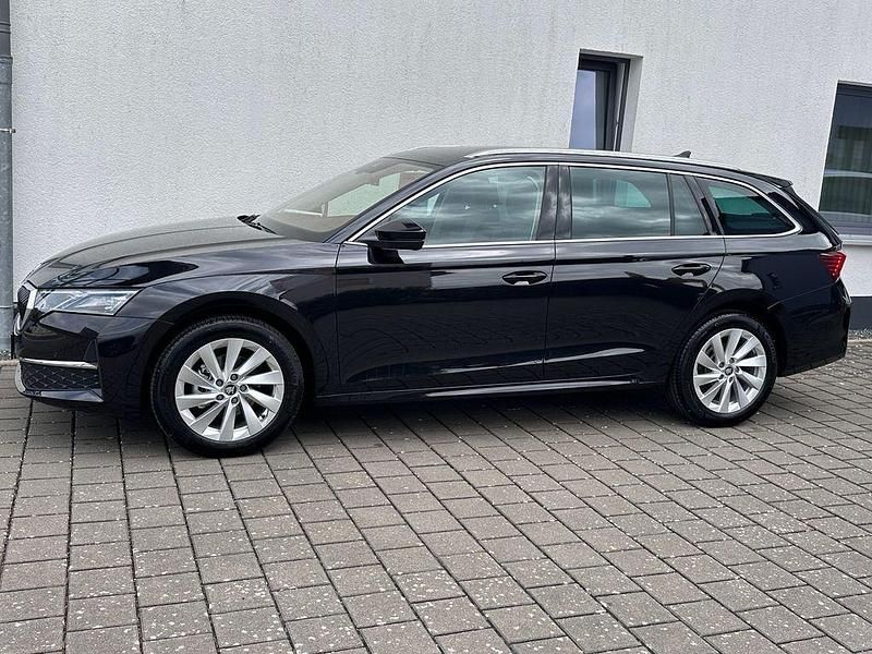 Schwarz (black magic) Neu 2025 Skoda Octavia Selection Kombi | 33.500 € (Fairer Preis) - Bild 1/4