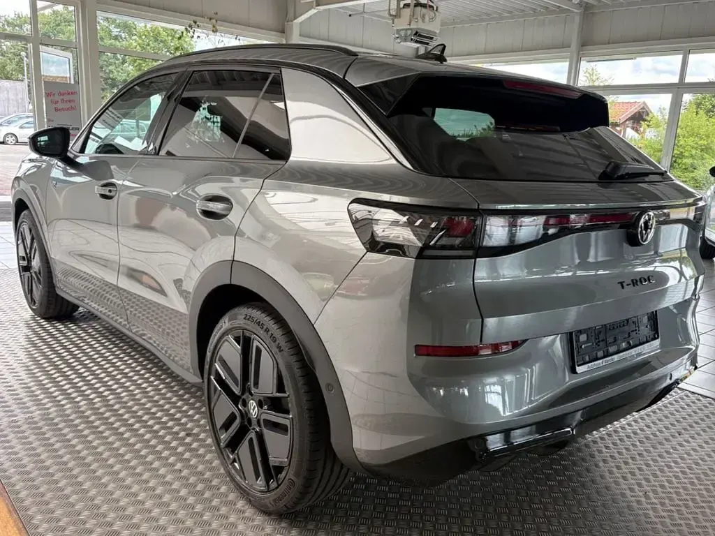 Neu VW T-Roc Style 150 PS (110 kW) 2026 Wolf grey met SUV