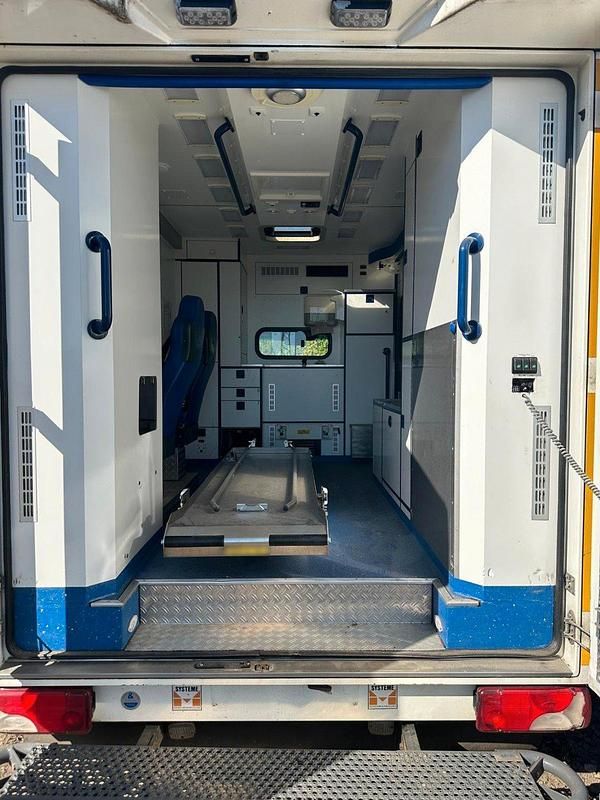 Używany Mercedes Sprinter 190 KM (139 kW) 2012 Biały Van