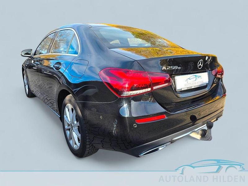 Gebraucht Mercedes A250 160 PS (117 kW) 2020 Schwarz Limousine