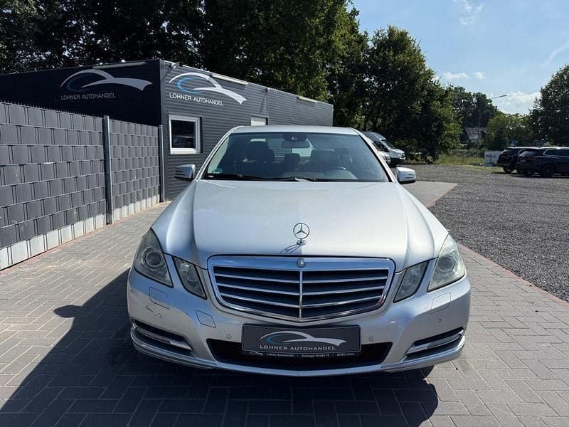 Gebraucht Mercedes E220 170 PS (125 kW) 2010 Silber Limousine