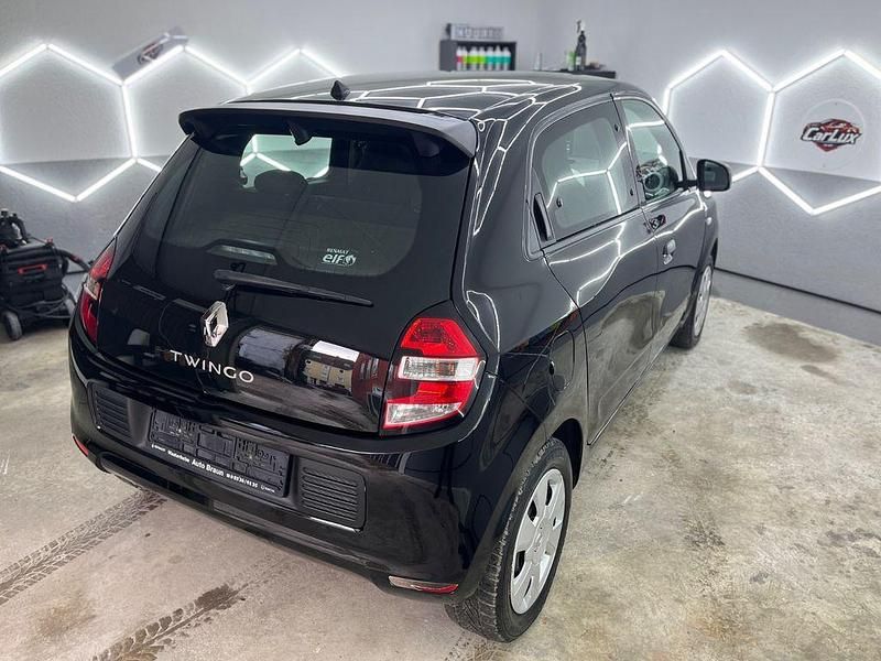 Gebraucht Renault Twingo Life 69 PS (50 kW) 2018 Schwarz Kleinwagen