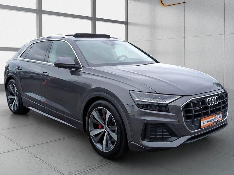 Samuraigrau metallic Gebraucht 2018 Audi Q8 Ambiente SUV | 45.990 € (Superpreis) - Bild 1/4