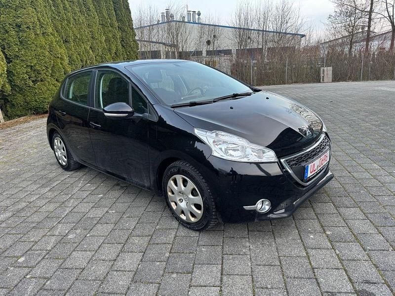 Gebraucht Peugeot 208 Active 68 PS (50 kW) 2013 Schwarz Kleinwagen