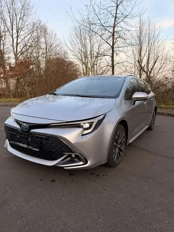 Gebraucht Toyota Corolla Team 196 PS (144 kW) 2023 Silber Limousine