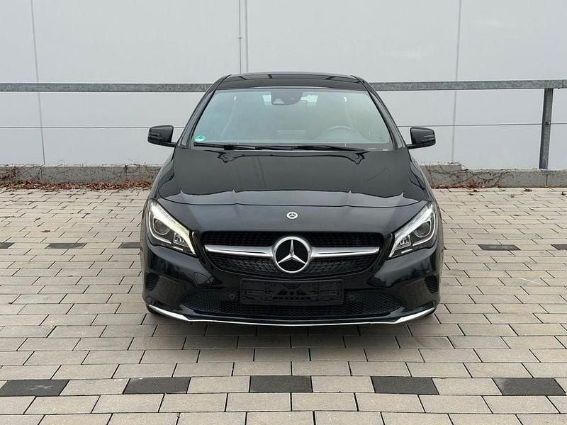 Gebraucht Mercedes CLA180 122 PS (89 kW) 2017 Schwarz Limousine