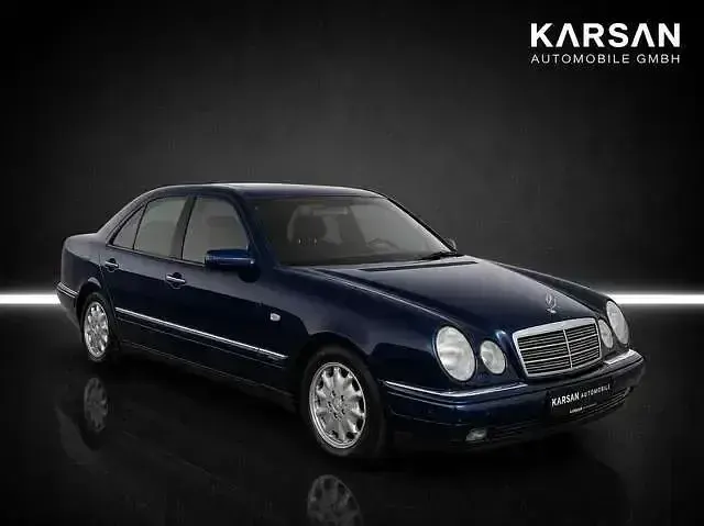 Gebraucht Mercedes E240 Elegance 170 PS (125 kW) 1999 Blau Limousine