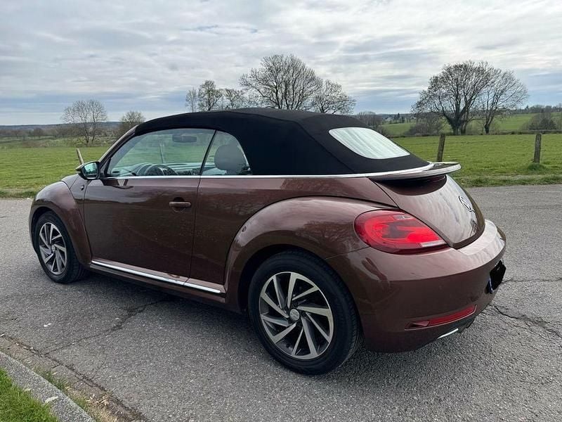 Gebraucht VW Beetle Design 150 PS (110 kW) 2018 Braun Kleinwagen