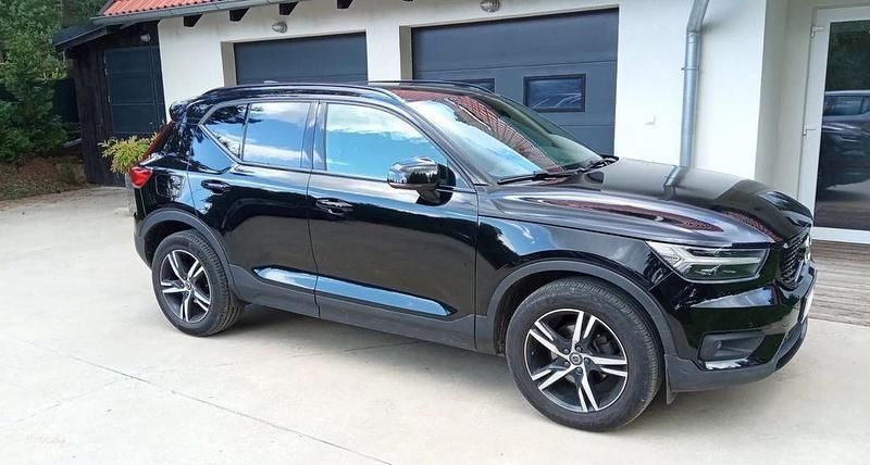 Schwarz Gebraucht 2020 Volvo XC40 R-Design SUV | 21.000 € (Superpreis) - Bild 1/4