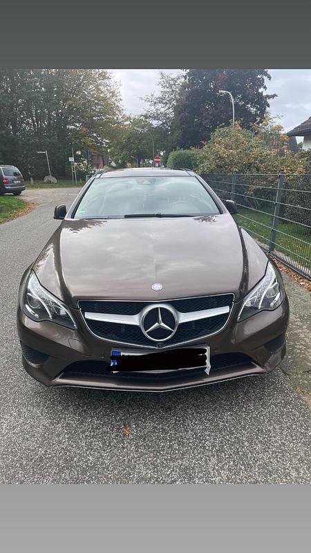 Braun Gebraucht 2013 Mercedes E400 Coupé | 15.000 € - Bild 1/4