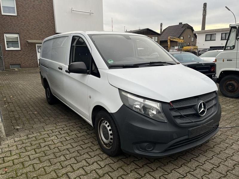 Gebraucht Mercedes Vito 114 PS (83 kW) 2014 Arktikweiß (metallic) Van