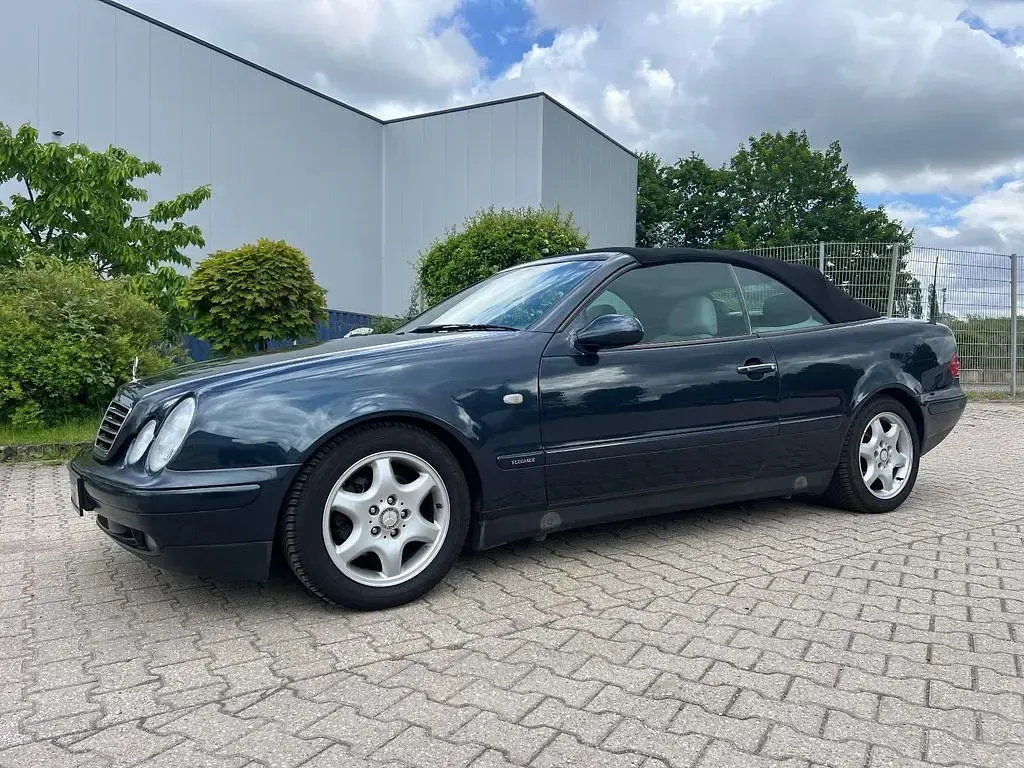 Gebraucht Mercedes CLK200 Elegance 136 PS (100 kW) 1999 Blau Cabrio