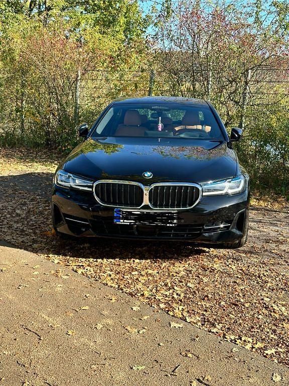 Gebraucht BMW 545e 394 PS (289 kW) 2021 Schwarz Limousine