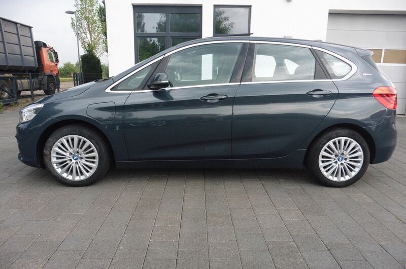 Gebraucht BMW 225 Active Tourer Luxury Line 136 PS (100 kW) 2016 Grau Van / Kleinbus