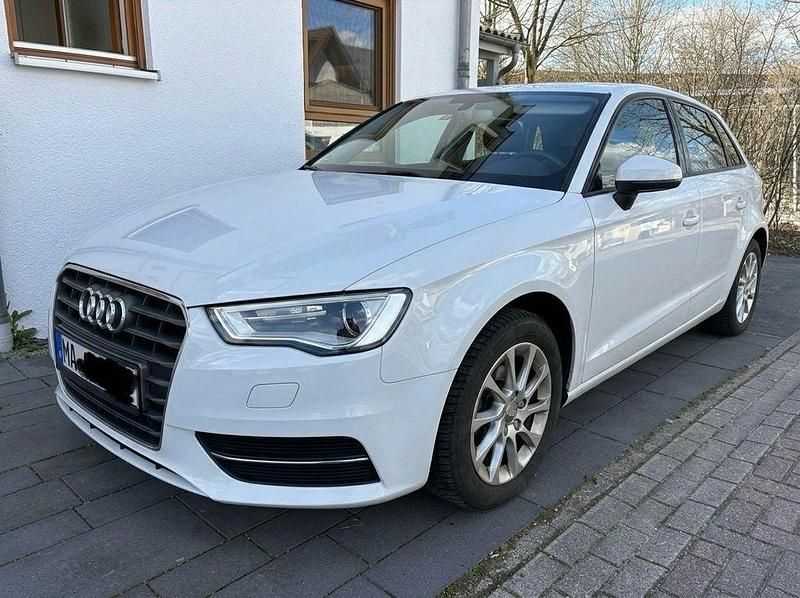 Gebraucht Audi A3 110 PS (80 kW) 2015 Weiß Kleinwagen