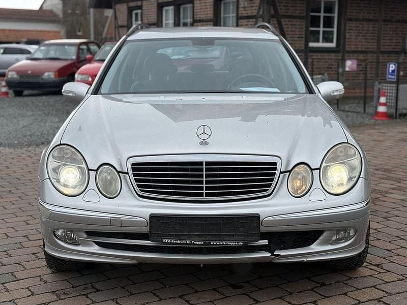 Gebraucht Mercedes E320 Avantgarde 204 PS (150 kW) 2004 Silber Kombi