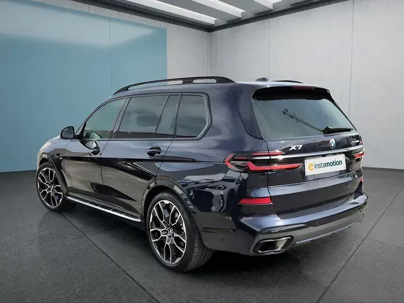 Gebraucht BMW X7 352 PS (258 kW) 2025 Schwarz SUV