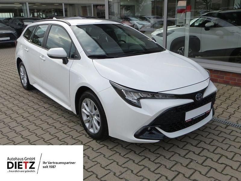 Super white 2 Gebraucht 2024 Toyota Corolla Business Edition Kombi | 28.990 € (Fairer Preis) - Bild 1/4