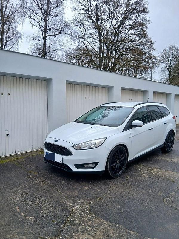 Gebraucht Ford Focus Trend 120 PS (88 kW) 2018 Weiß Kombi