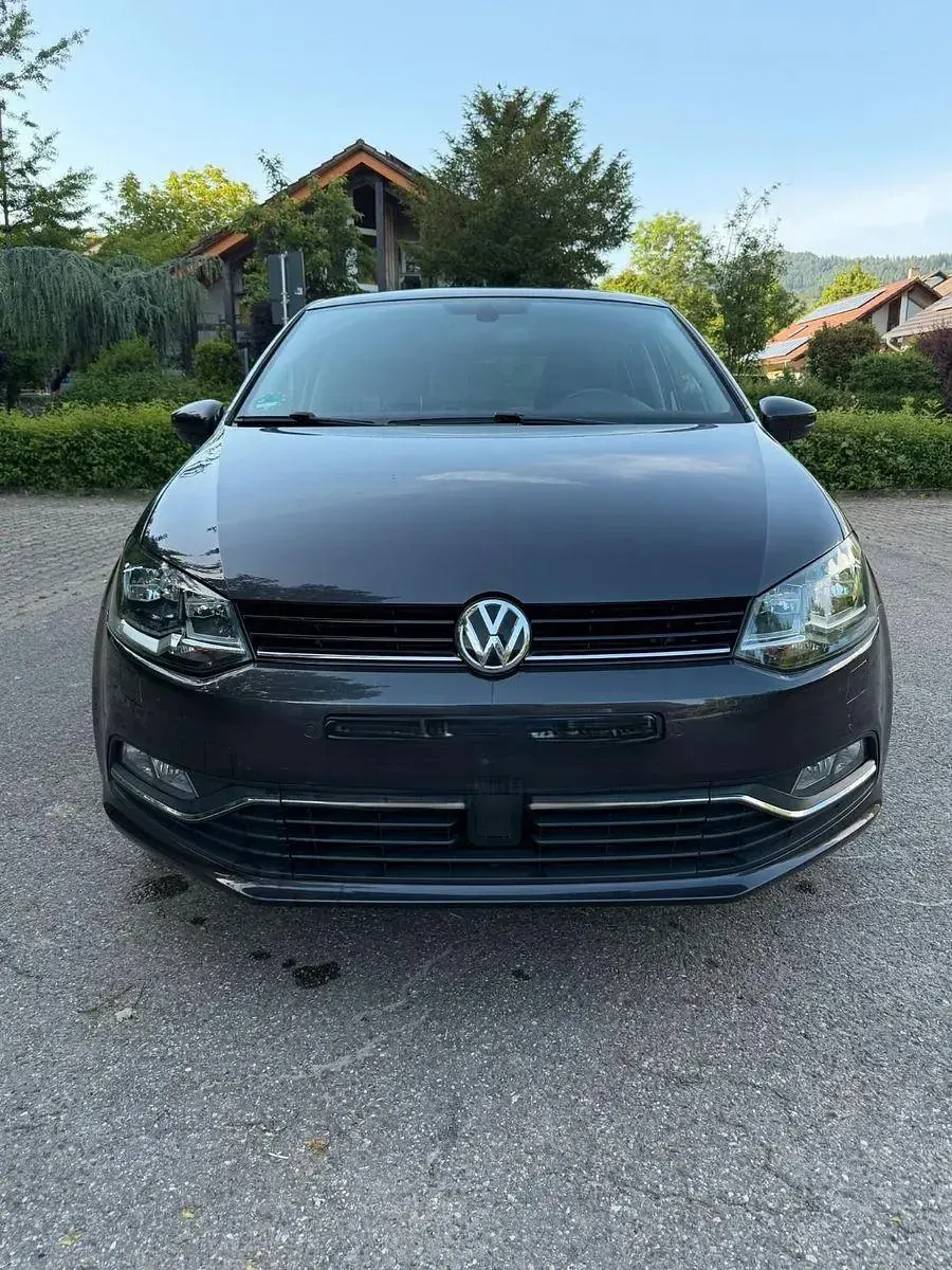 Gebraucht VW Polo LOUNGE 90 PS (66 kW) 2015 Grau Kleinwagen