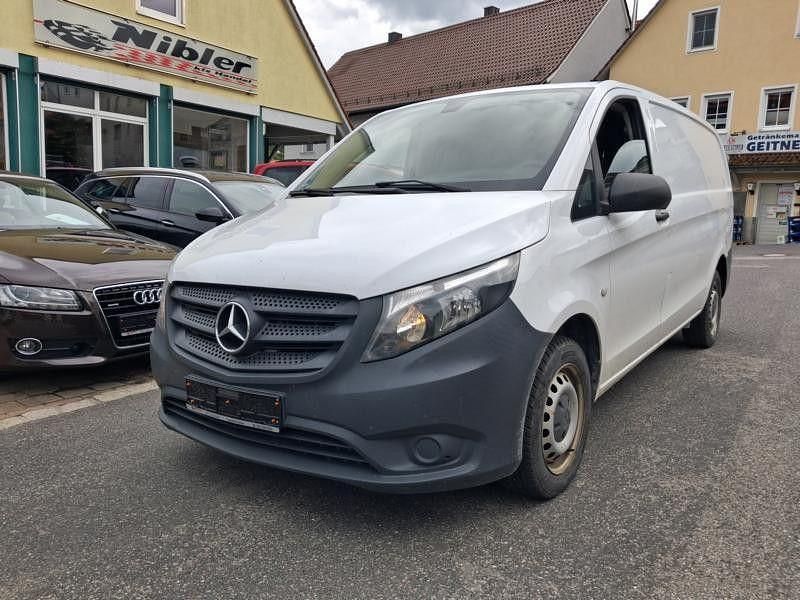 Weiß Gebraucht 2016 Mercedes Vito Van / Kleinbus | 14.480 € (Fairer Preis) - Bild 1/4