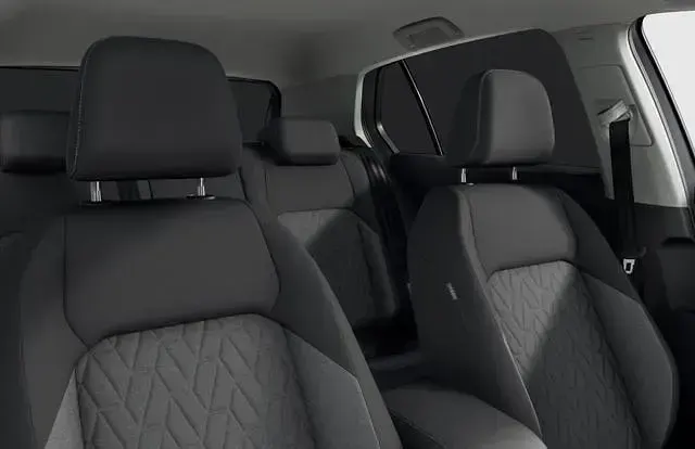 Neu VW Golf VIII Life 150 PS (110 kW) 2026 Grenadillschwarz metallic grenadillschwarz metallic Limousine