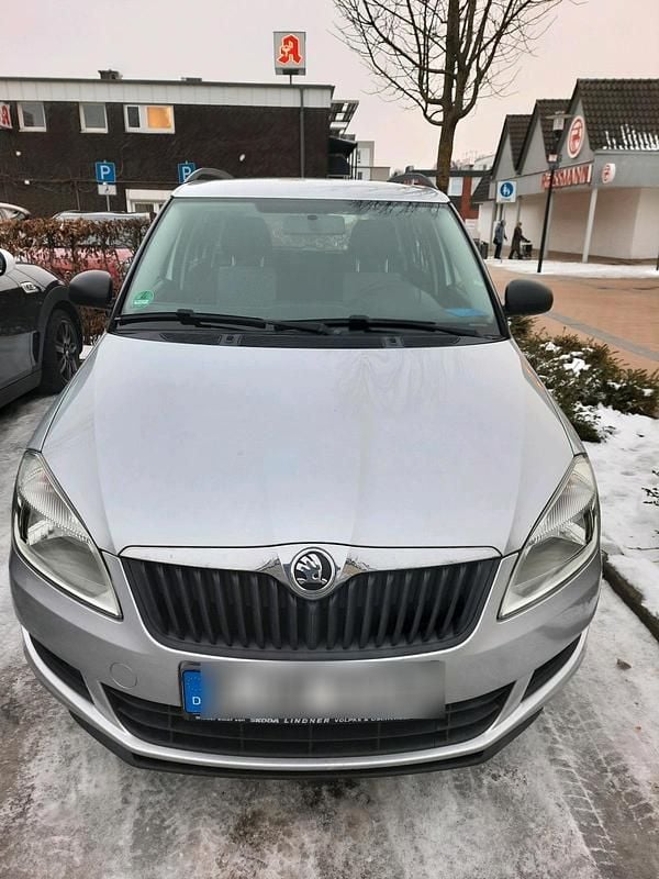 Grau Gebraucht 2013 Skoda Fabia Kombi | 3.850 € (Guter Preis) - Bild 1/4