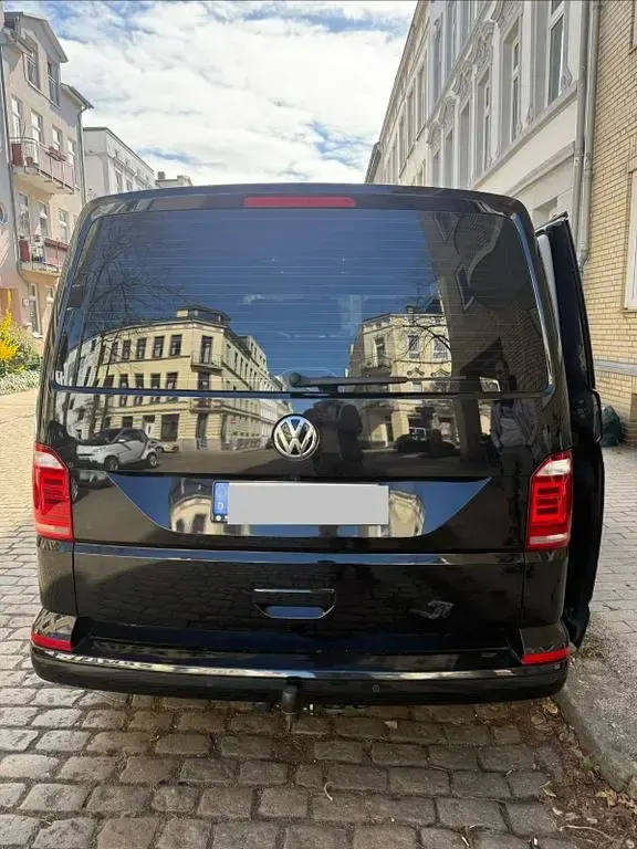 Gebraucht VW Multivan 150 PS (110 kW) 2018 Schwarz Van / Kleinbus