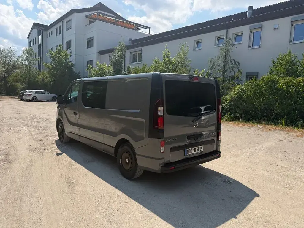 Gebraucht Opel Vivaro 147 PS (108 kW) 2017 Grau Van / Kleinbus